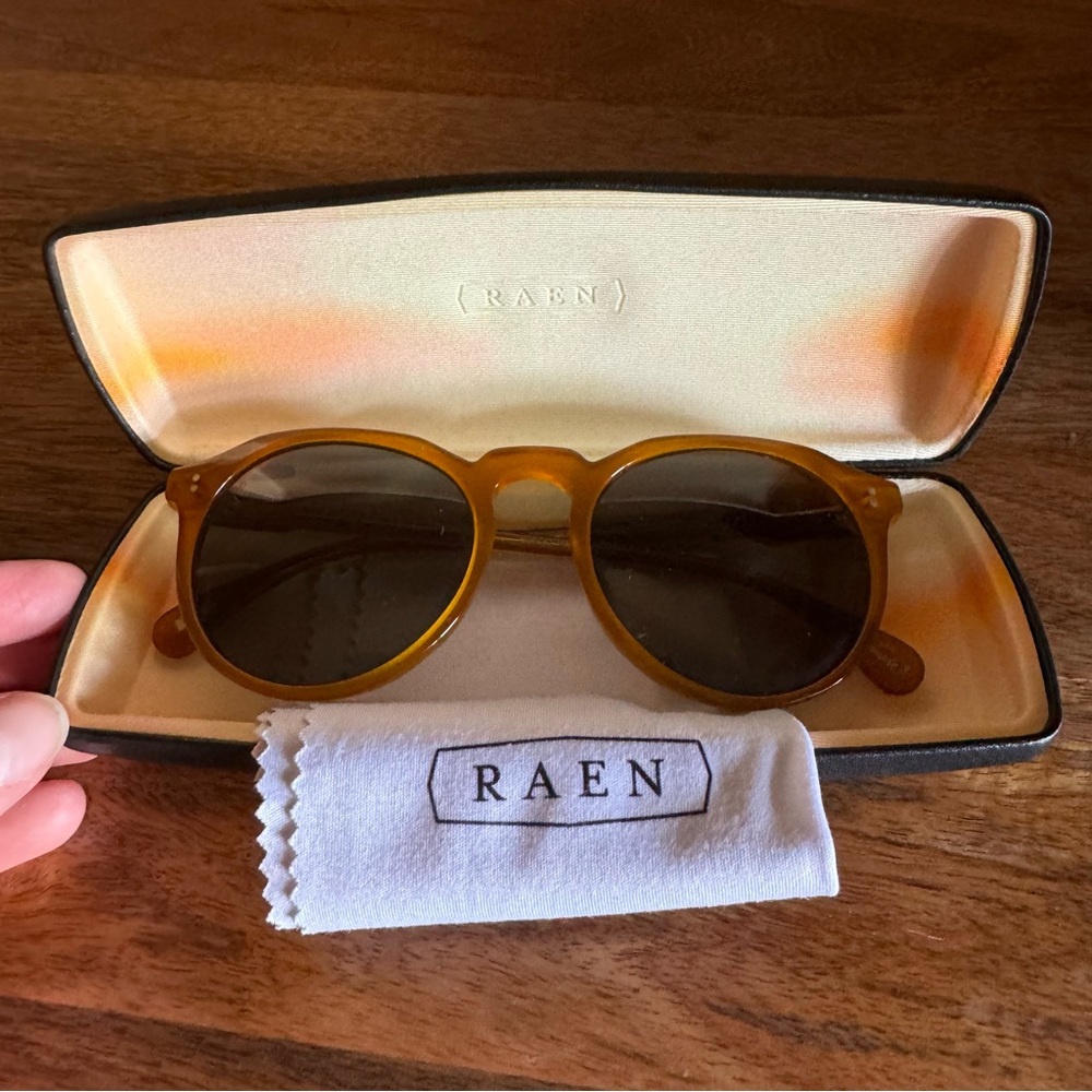 Raen Remmy Sunglasses in Honey